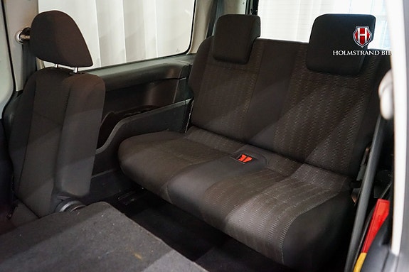 Volkswagen Caddy Maxi 12 of 21