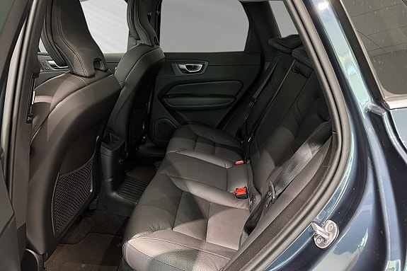 Volvo XC60 8 of 17