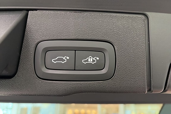 Volvo XC60 12 of 17