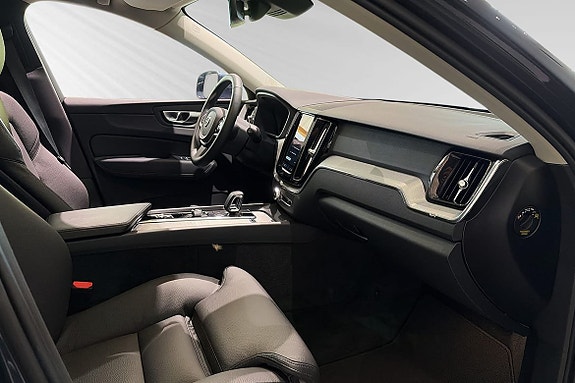 Volvo XC60 10 of 17