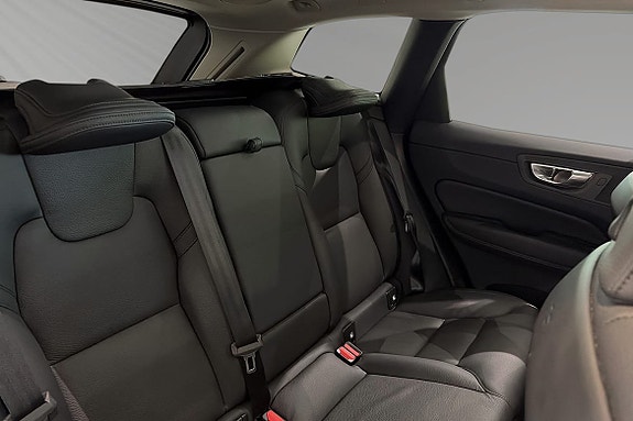 Volvo XC60 11 of 17