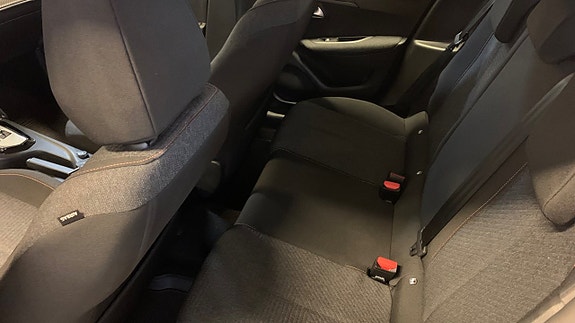 Peugeot 208 6 of 13
