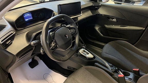 Peugeot 208 5 of 13