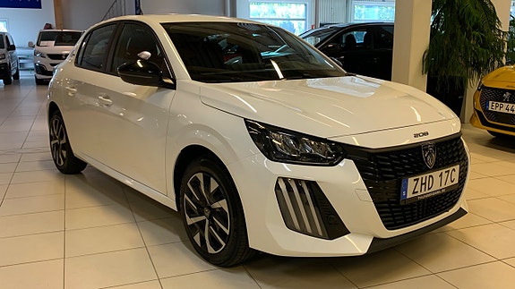 Peugeot 208 4 of 13