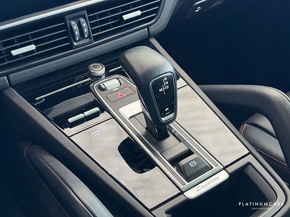 Porsche Cayenne 13 of 23