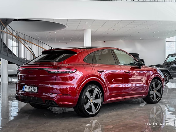 Porsche Cayenne 2 of 23