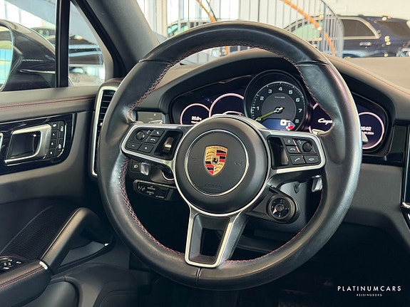 Porsche Cayenne 8 of 23