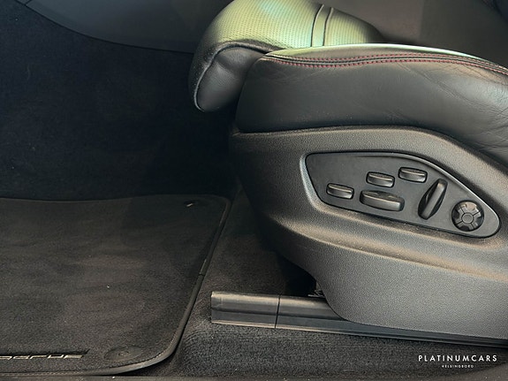 Porsche Cayenne 17 of 23