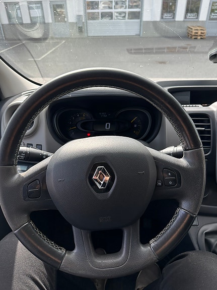 Renault Trafic 9 of 19