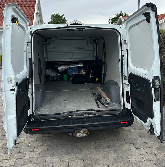 Renault Trafic 12 of 19