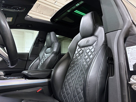 Audi Q8 4 of 30