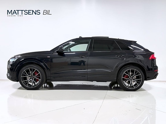 Audi Q8 3 of 29