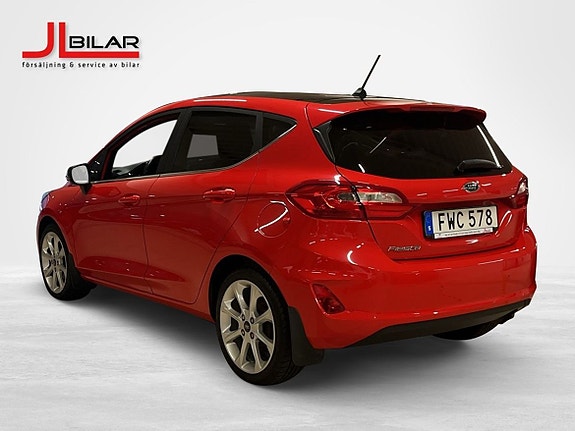 Ford Fiesta 2 of 5
