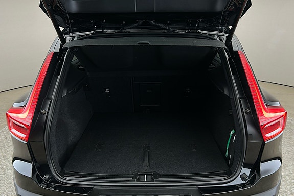 Volvo XC40 14 of 26