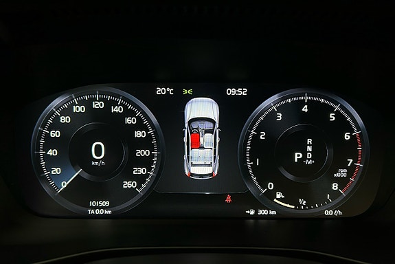 Volvo XC40 7 of 26