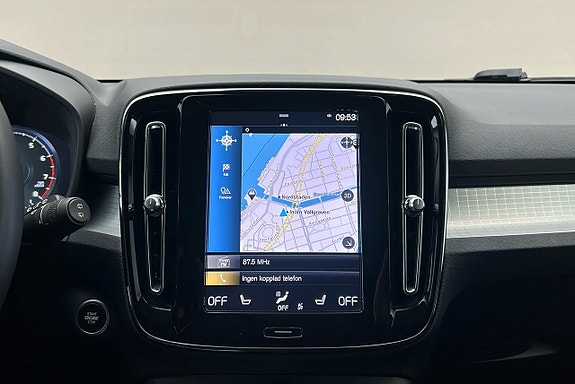 Volvo XC40 8 of 26