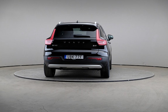 Volvo XC40 5 of 26