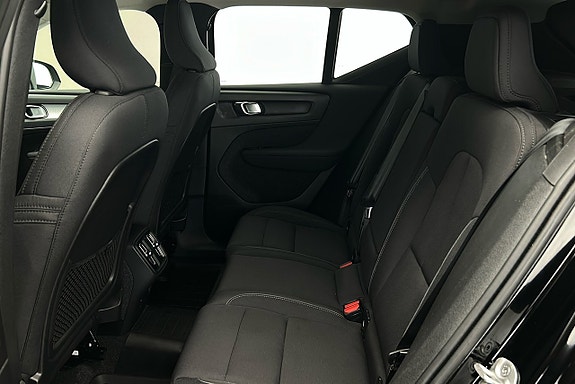 Volvo XC40 13 of 26