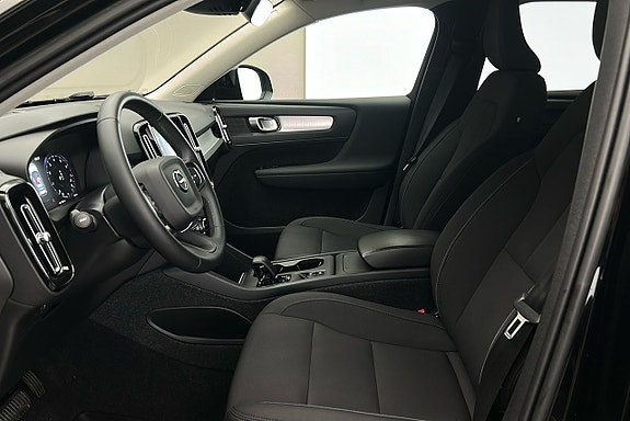 Volvo XC40 10 of 26