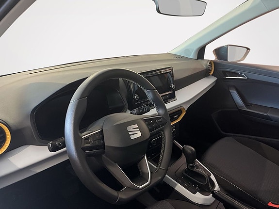 Seat Arona 3 of 5