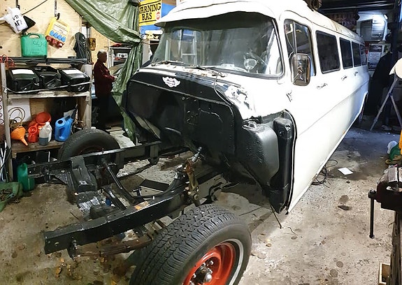 Chevrolet Suburban 10 of 12