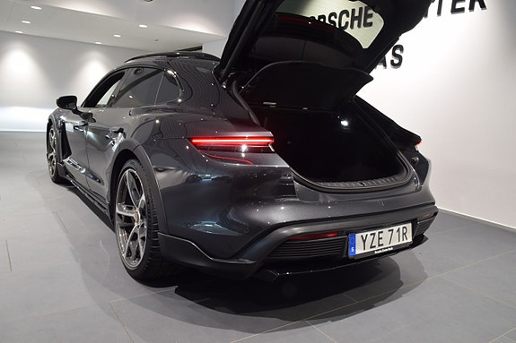 Porsche Taycan 4 12 of 16