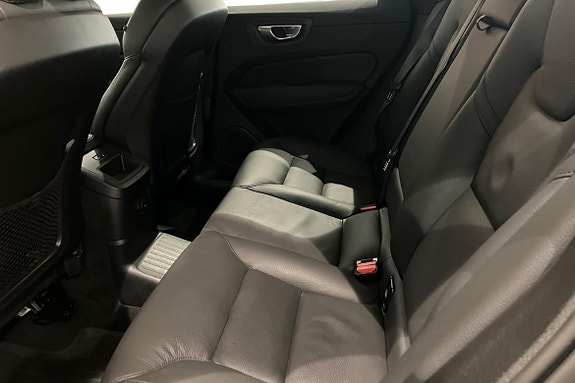 Volvo XC60 13 of 21