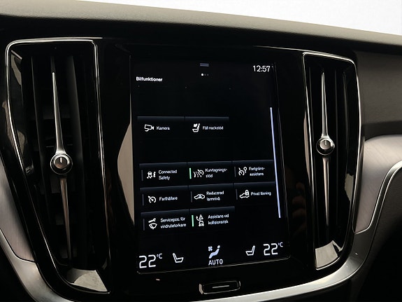 Volvo V60 Cross Country 23 of 30