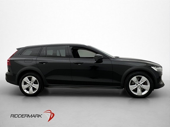 Volvo V60 Cross Country 9 of 30