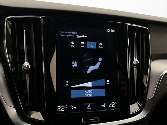 Volvo V60 Cross Country 24 of 30