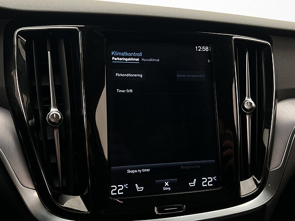 Volvo V60 Cross Country 25 of 30