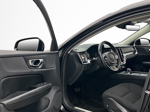 Volvo V60 Cross Country 11 of 30