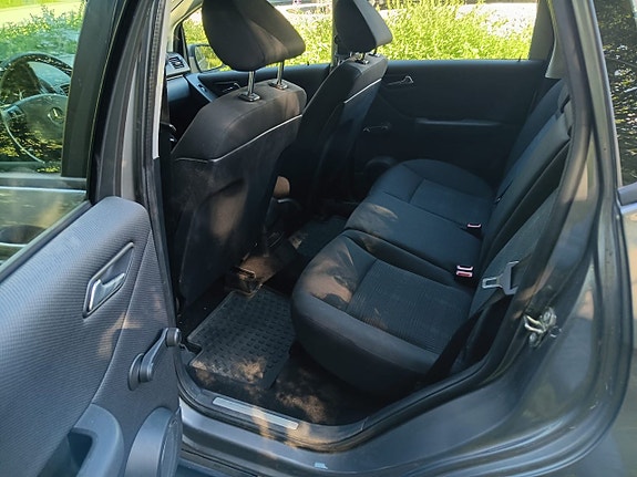Mercedes-Benz A160 16 of 17