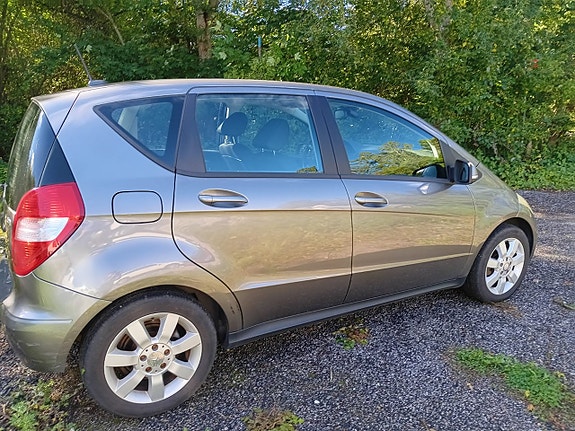 Mercedes-Benz A160 3 of 17