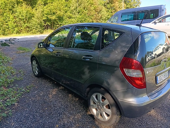 Mercedes-Benz A160 2 of 17