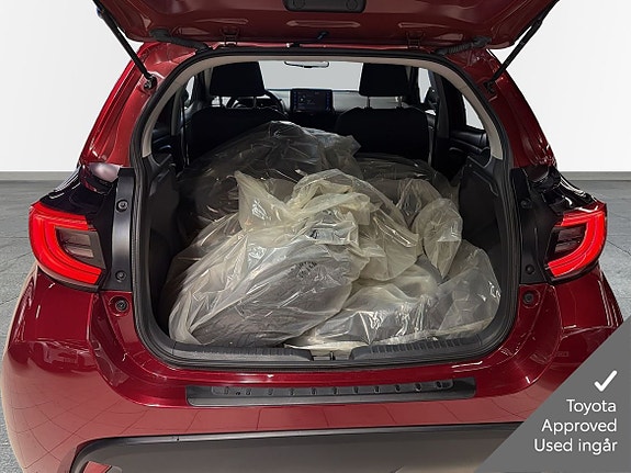 Toyota Yaris 10 of 13