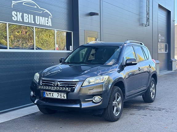 Toyota RAV4 3 of 21
