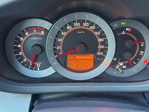 Toyota RAV4 12 of 21
