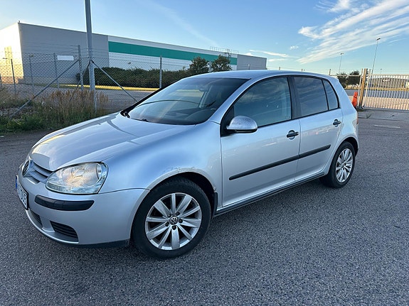 Volkswagen Golf V 3 of 13