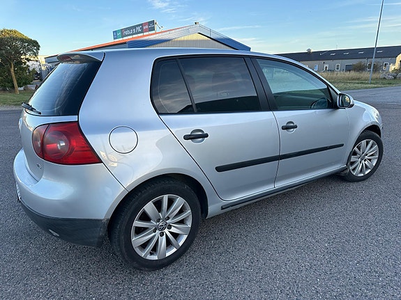 Volkswagen Golf V 5 of 13