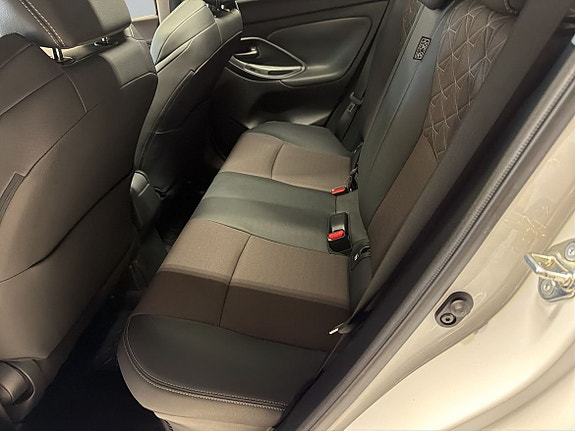 Toyota Yaris Cross 9 of 18