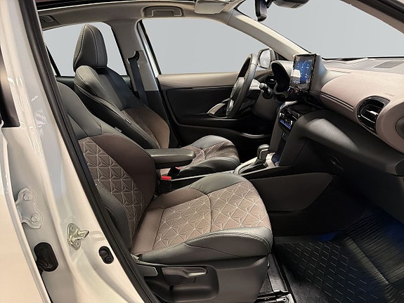 Toyota Yaris Cross 8 of 18