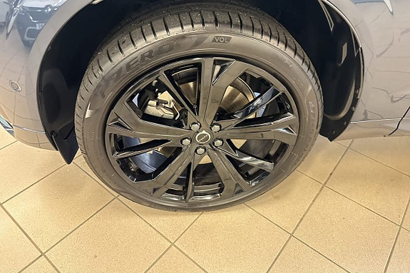 Volvo XC60 21 of 30