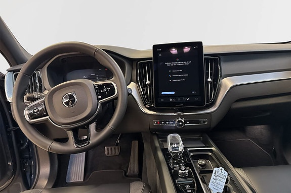 Volvo XC60 6 of 30