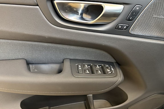 Volvo XC60 23 of 30
