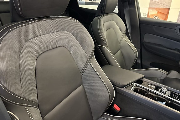 Volvo XC60 16 of 30