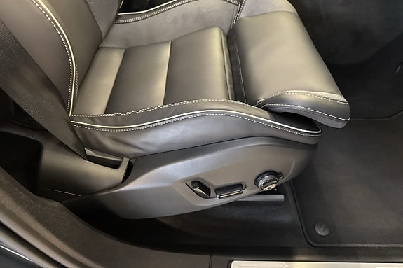 Volvo XC60 18 of 30
