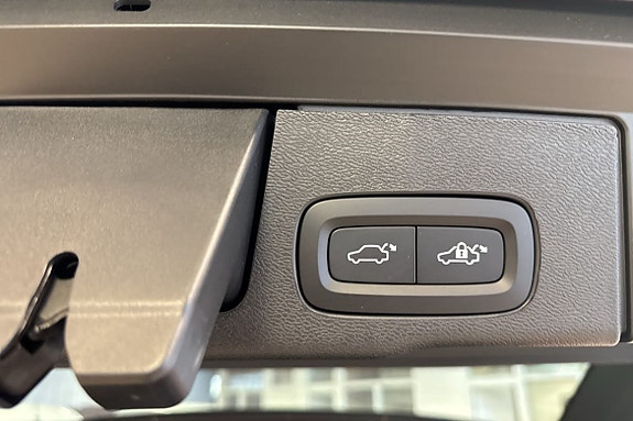 Volvo XC60 25 of 30