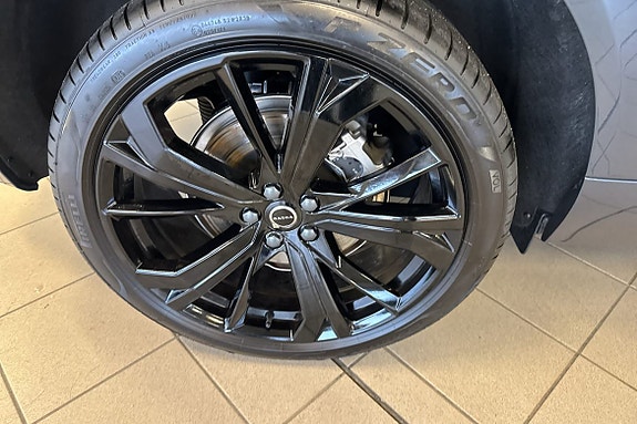 Volvo XC60 19 of 30