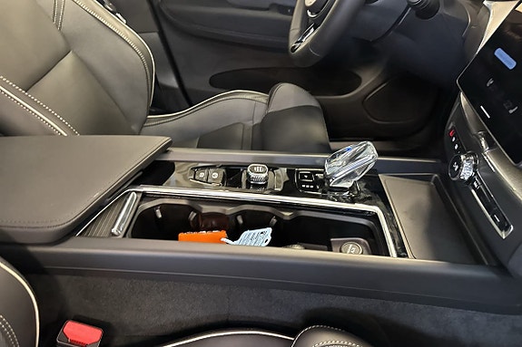 Volvo XC60 15 of 30
